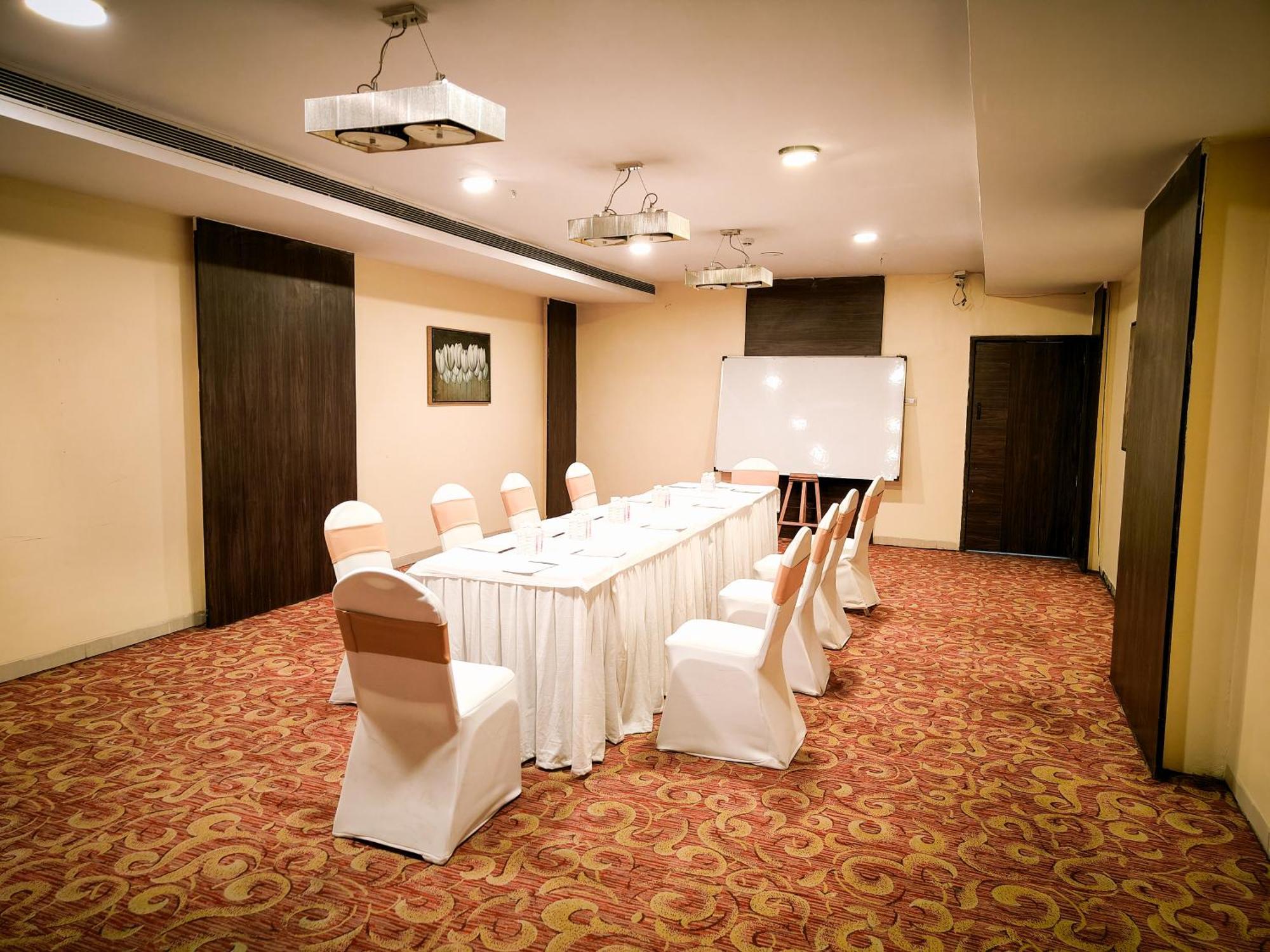 The Altruist Business Hotel Kharadi Pune Ngoại thất bức ảnh