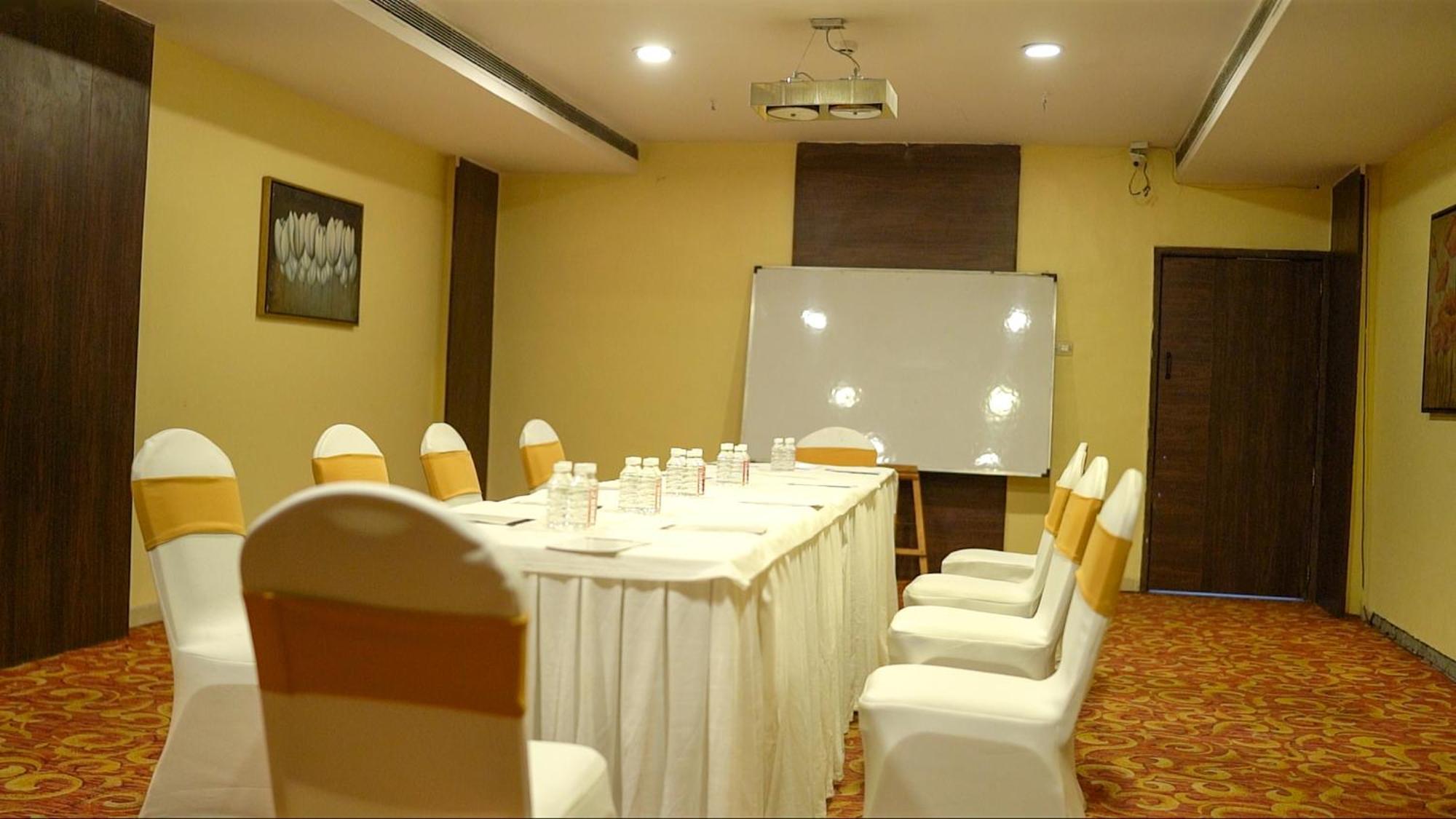 The Altruist Business Hotel Kharadi Pune Ngoại thất bức ảnh